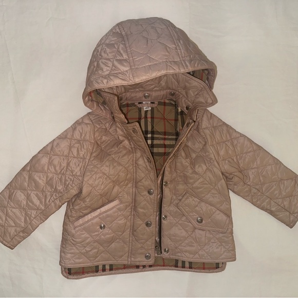 Burberry girls classic coat with detachable hoodie - Picture 3 of 15